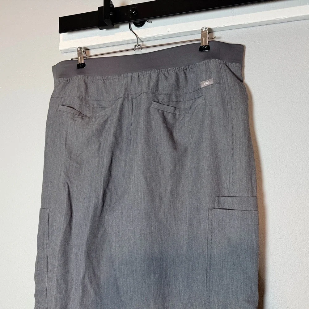 Figs Mens Axim Cargo Scrub Pants Size XL Graphite Gray